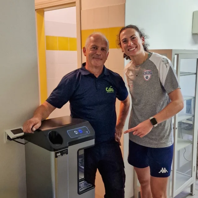 Acqua e sport: la coppia perfetta! 💦

Un nuovo erogatore arriva anche al palazzetto di Latisana, pronto a rinfrescare allenamenti e partite delle #PinkPanthers! 🏐✨

Un piccolo grande supporto per chi ogni giorno si allena a dare il massimo. 💧

#cdadistributoritalmassons #unasceltanaturale @volleytalmassons